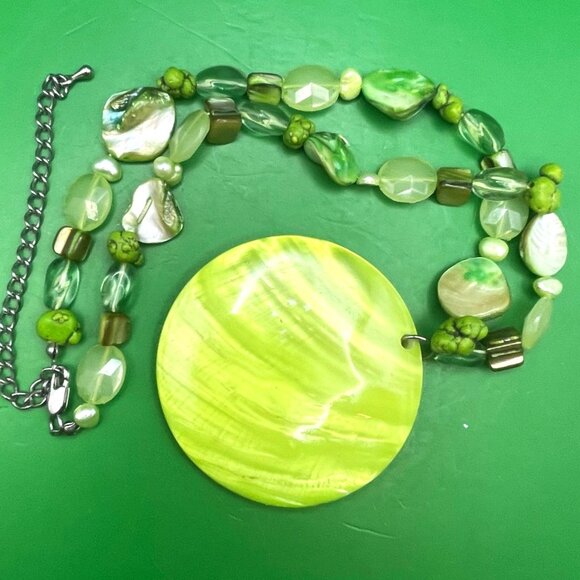 Green Beaded Necklace Chunky Pendant Boho Adjustable Spring Summer Statement - Picture 2 of 12